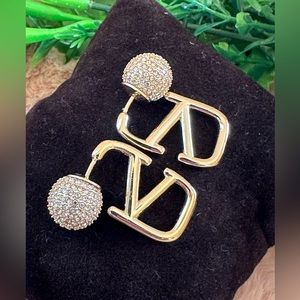 GORGEOUS VALENTINO Mini Hoop Earrings 🌟 AUTHENTIC 🌟